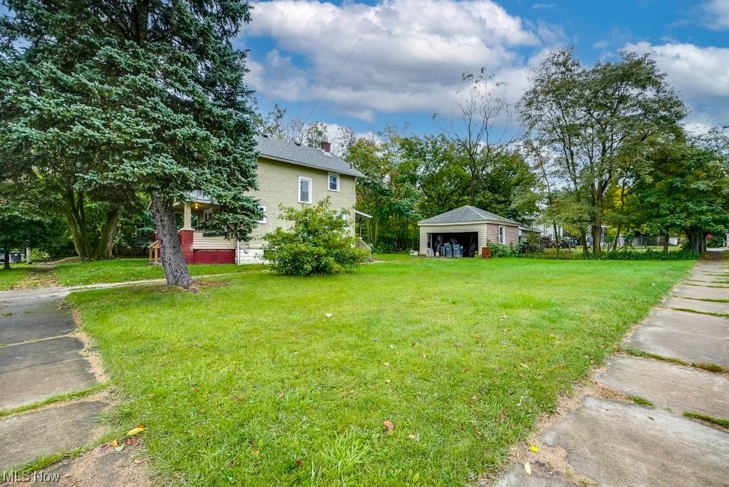 William T Sawyer & Bessi Voris - Residential