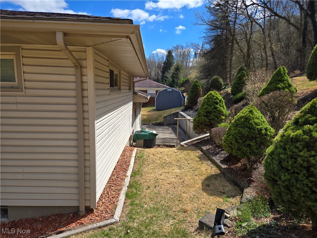 649 Ivy Lane, Martins Ferry, Ohio image 5
