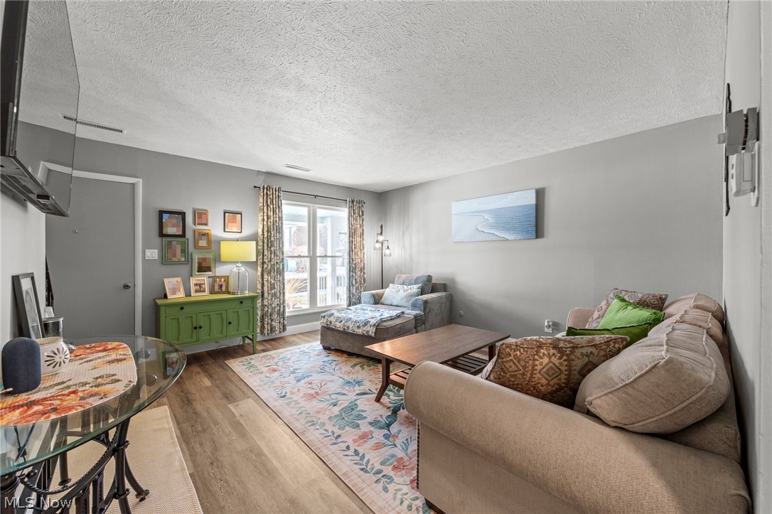 Country Club Twnhs North Condo - Residential