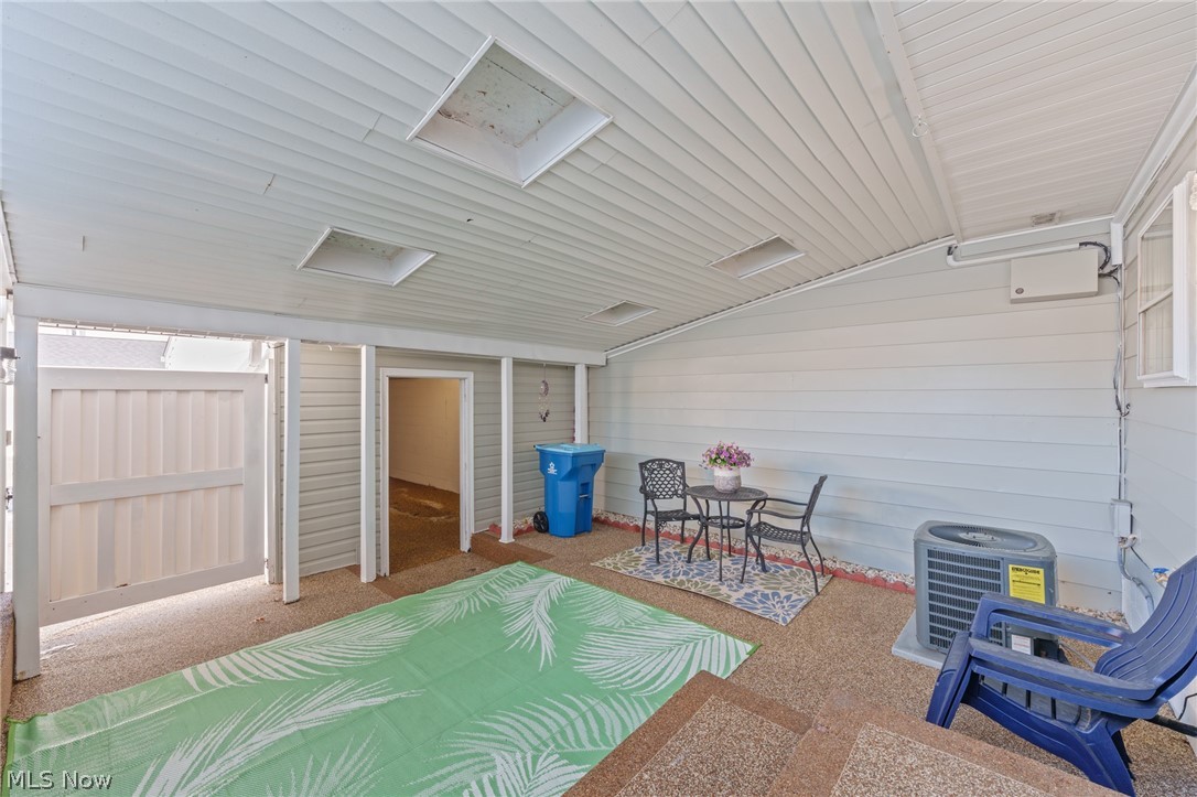 Country Club Twnhs North Condo - Residential