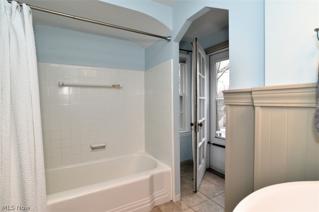 Meadowbrook 04/A Scholls - Residential