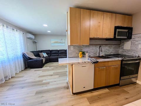 Tiny photo for 1402 Golden Gate Boulevard #G201, Mayfield Heights, OH 44124 (MLS # 5239260)