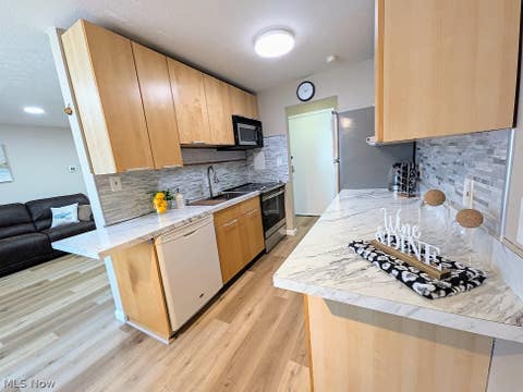 Tiny photo for 1402 Golden Gate Boulevard #G201, Mayfield Heights, OH 44124 (MLS # 5239260)