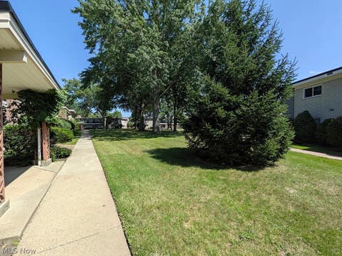 Tiny photo for 1402 Golden Gate Boulevard #G201, Mayfield Heights, OH 44124 (MLS # 5239260)