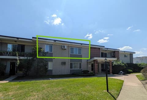 Tiny photo for 1402 Golden Gate Boulevard #G201, Mayfield Heights, OH 44124 (MLS # 5239260)