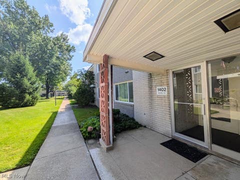 Tiny photo for 1402 Golden Gate Boulevard #G201, Mayfield Heights, OH 44124 (MLS # 5239260)