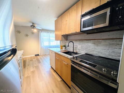 Tiny photo for 1402 Golden Gate Boulevard #G201, Mayfield Heights, OH 44124 (MLS # 5239260)