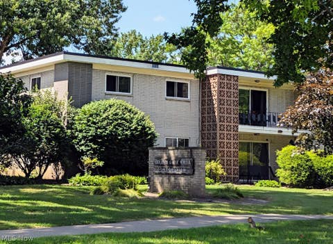 Tiny photo for 1402 Golden Gate Boulevard #G201, Mayfield Heights, OH 44124 (MLS # 5239260)