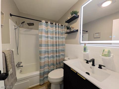 Tiny photo for 1402 Golden Gate Boulevard #G201, Mayfield Heights, OH 44124 (MLS # 5239260)
