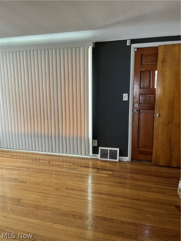 Milan S Kapels - Residential