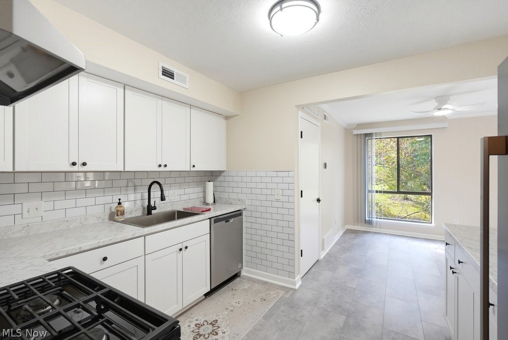 6320 Greenwood 104