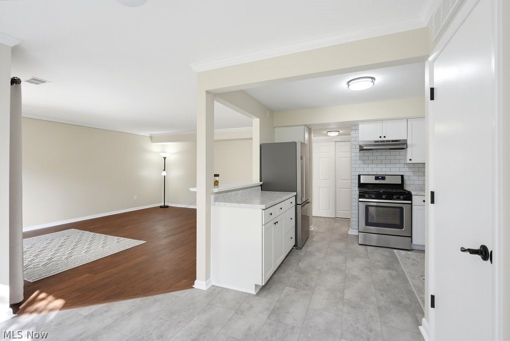 6320 Greenwood 104