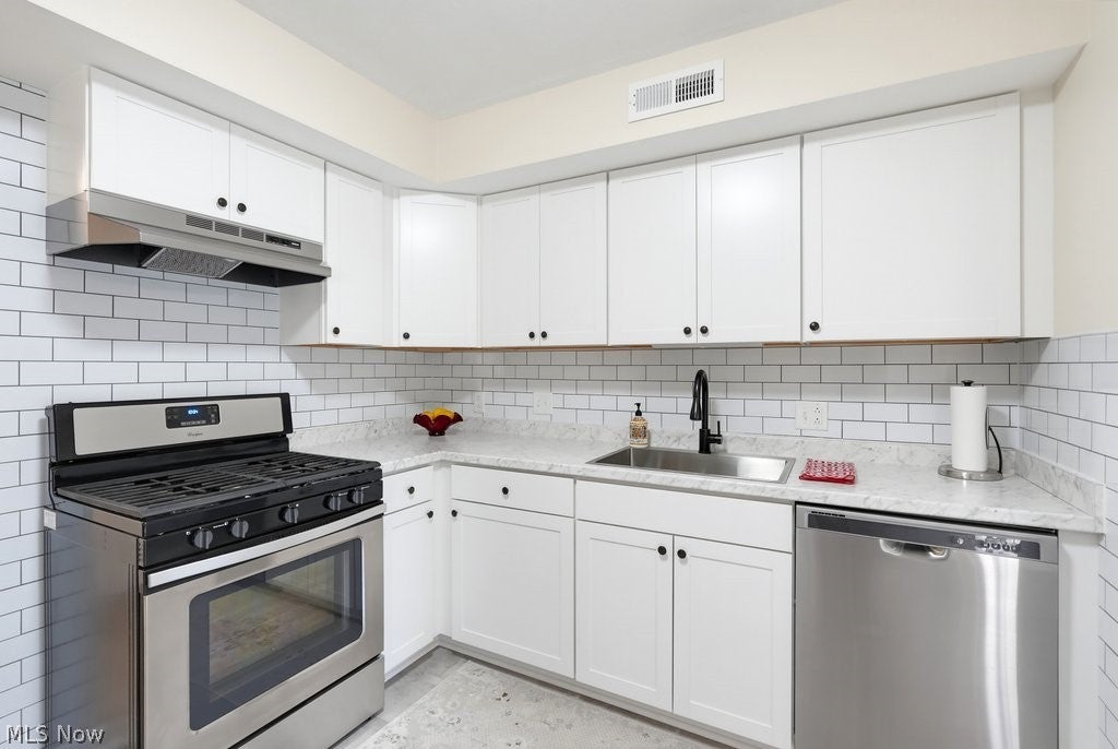 6320 Greenwood 104