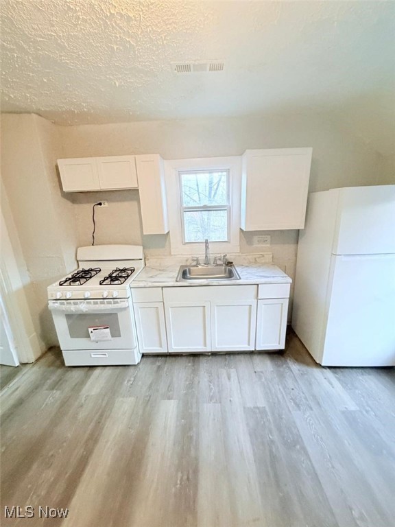 Hoyt - Residential Lease