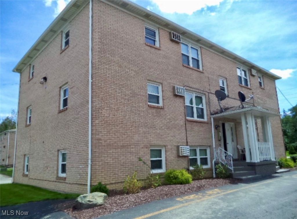 Photo of 66 Washington Boulevard #3, Boardman, OH 44512 (MLS # 5183634)