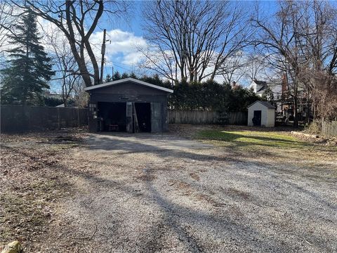 Single Family Residence in Cleveland OH 1909 Schaaf Rd 39.jpg