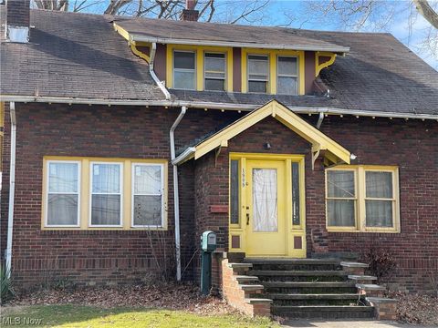 Single Family Residence in Cleveland OH 1909 Schaaf Rd 45.jpg