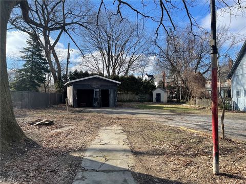 Single Family Residence in Cleveland OH 1909 Schaaf Rd 38.jpg