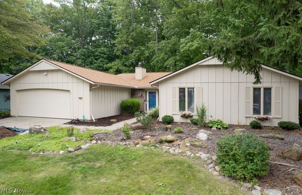 5901 Hawthorne Hollow