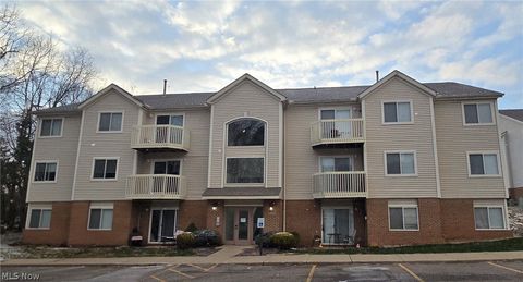 Homes For Sale - 1452 Buckingham Gate Boulevard #D<br/> Cuyahoga Falls, OH 44221