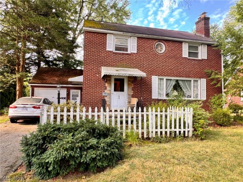 Homes For Sale - 504 33rd Street<br/> Canton, OH 44709