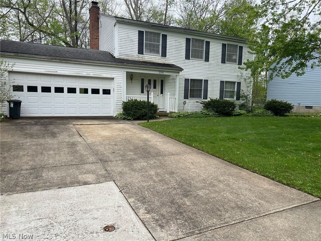 Photo of 196 Chatham Drive, Aurora, OH 44202 (MLS # 5211761)