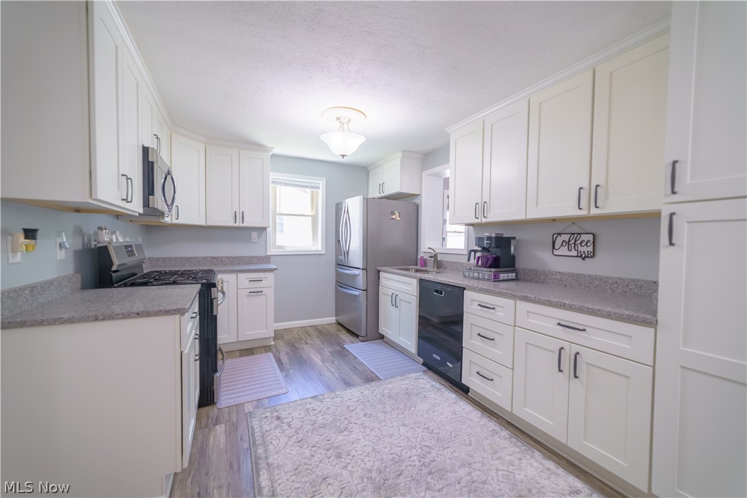 Lake Shore Blvd Estates - Residential