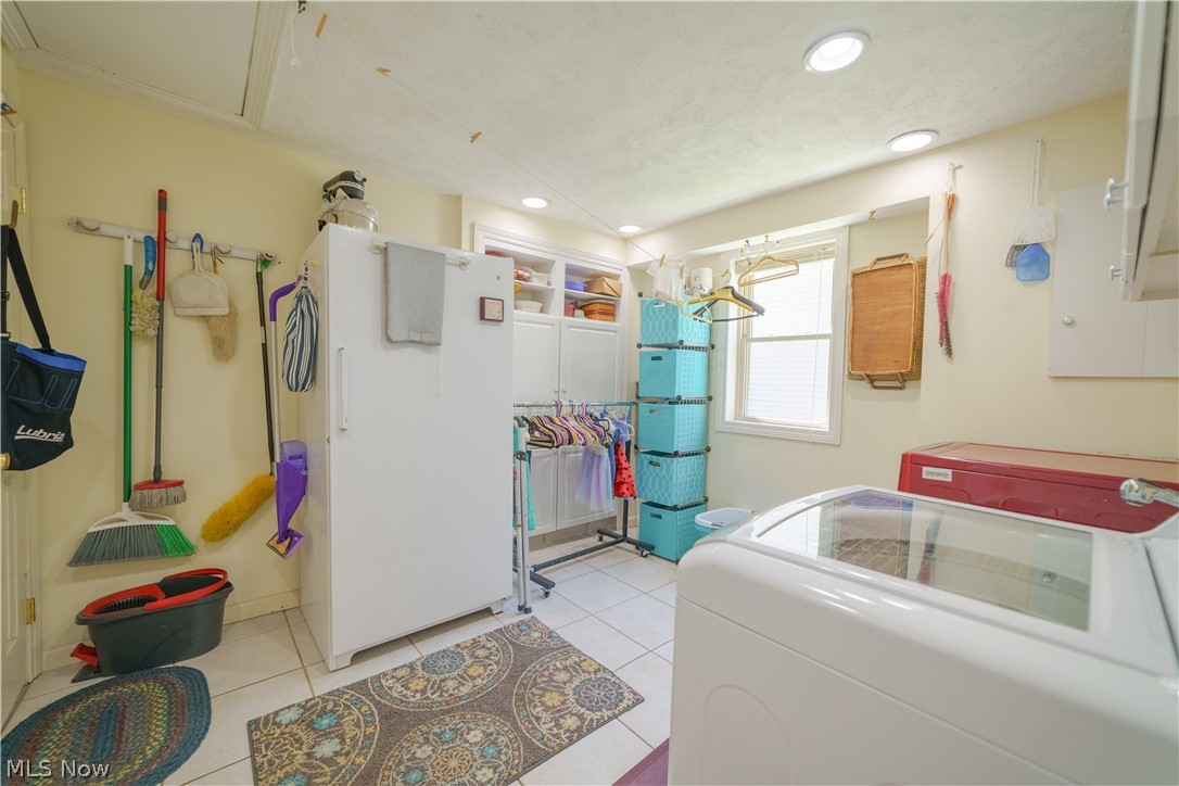 Lake Shore Blvd Estates - Residential