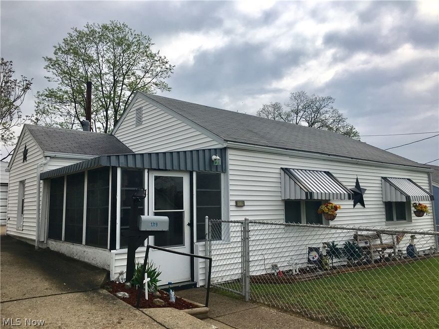 Move-in ready! Enjoy 2 bedrooms, 1 bath, eat-in kitchen and family room. You will LOVE the storage in the back yard! 1-stall detached garage with a carport with extra built-in storage and a wonderful storage shed. Enjoy crisp mornings on the screened porch or patio on the carport!