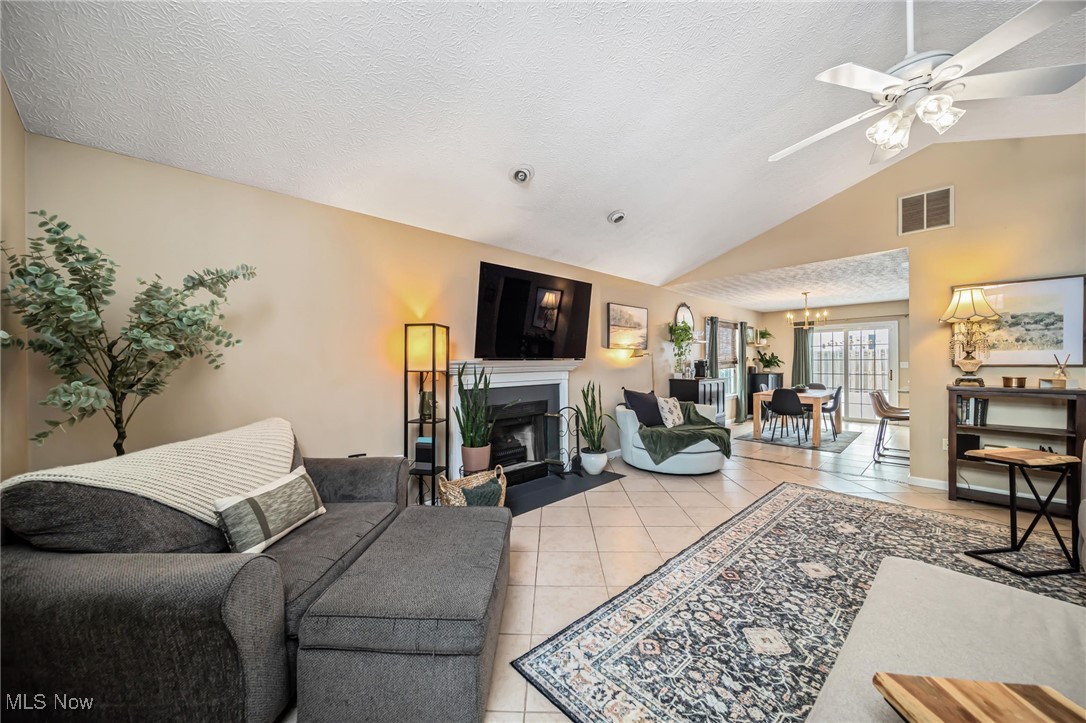 Painesville Township, Ohio 44077, United States, 3 Bedrooms Bedrooms, ,2 BathroomsBathrooms,Residential,Pending,17585