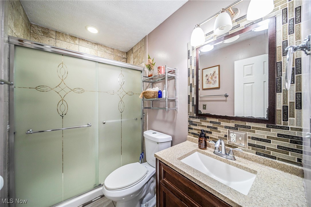 Painesville Township, Ohio 44077, United States, 3 Bedrooms Bedrooms, ,2 BathroomsBathrooms,Residential,Pending,17585