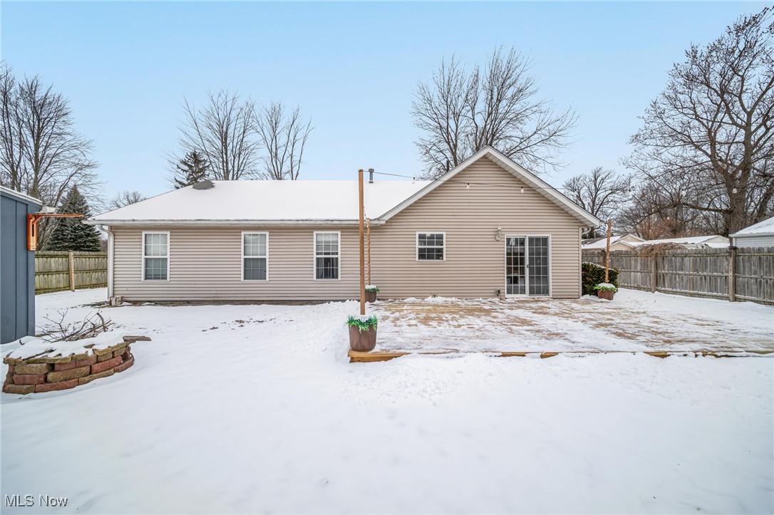 Painesville Township, Ohio 44077, United States, 3 Bedrooms Bedrooms, ,2 BathroomsBathrooms,Residential,Pending,17585