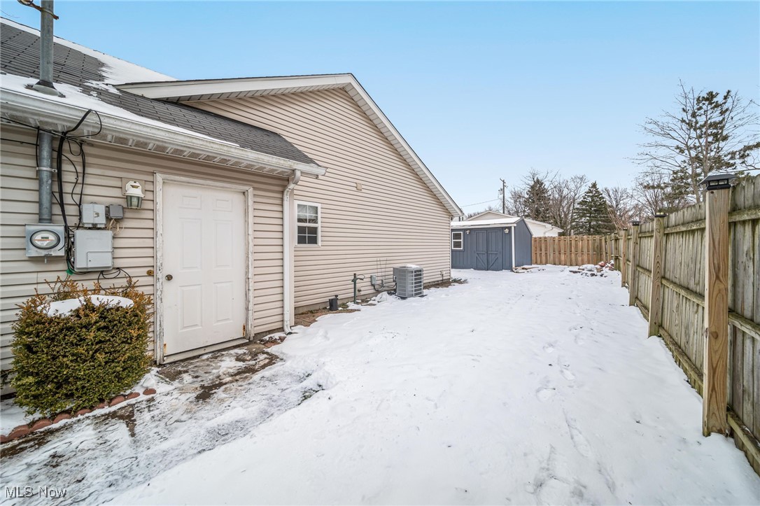 Painesville Township, Ohio 44077, United States, 3 Bedrooms Bedrooms, ,2 BathroomsBathrooms,Residential,Pending,17585