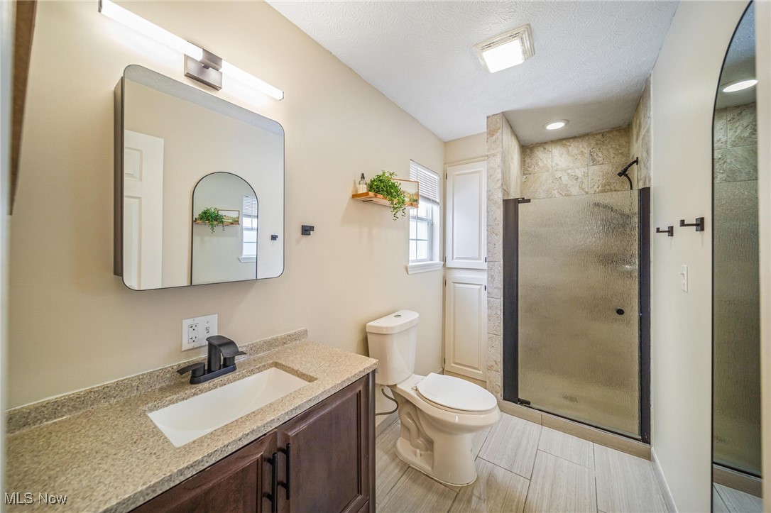 Painesville Township, Ohio 44077, United States, 3 Bedrooms Bedrooms, ,2 BathroomsBathrooms,Residential,Pending,17585