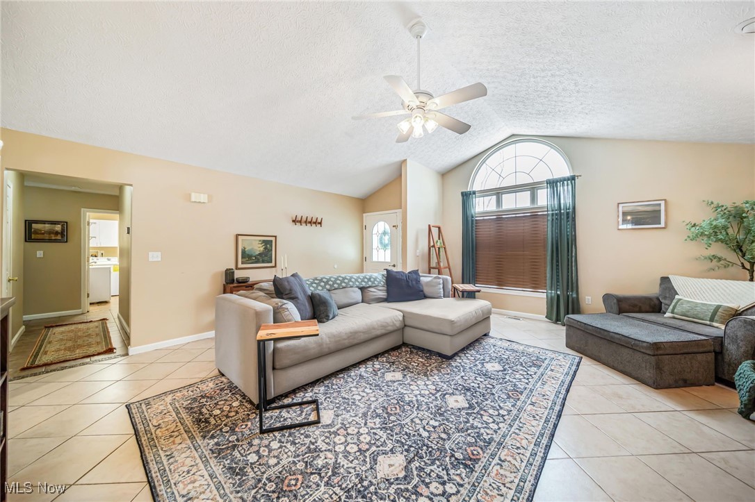 Painesville Township, Ohio 44077, United States, 3 Bedrooms Bedrooms, ,2 BathroomsBathrooms,Residential,Pending,17585