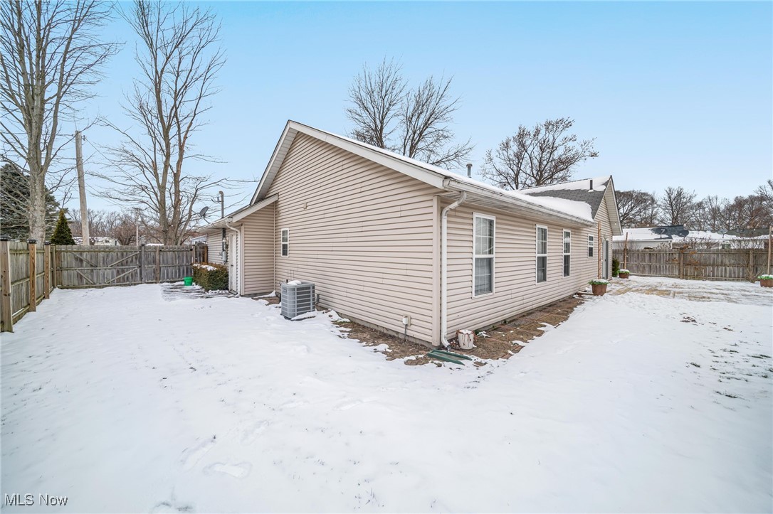 Painesville Township, Ohio 44077, United States, 3 Bedrooms Bedrooms, ,2 BathroomsBathrooms,Residential,Pending,17585