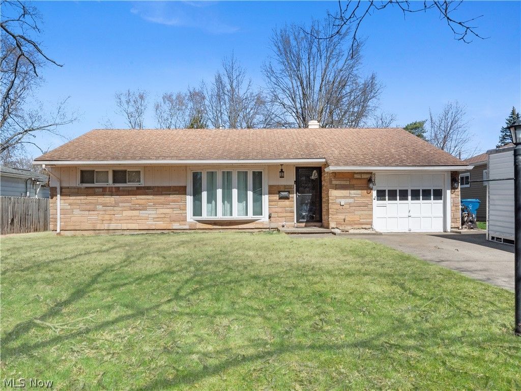 Photo of 9248 Lynnhaven Road, Parma Heights, OH 44130 (MLS # 5193582)