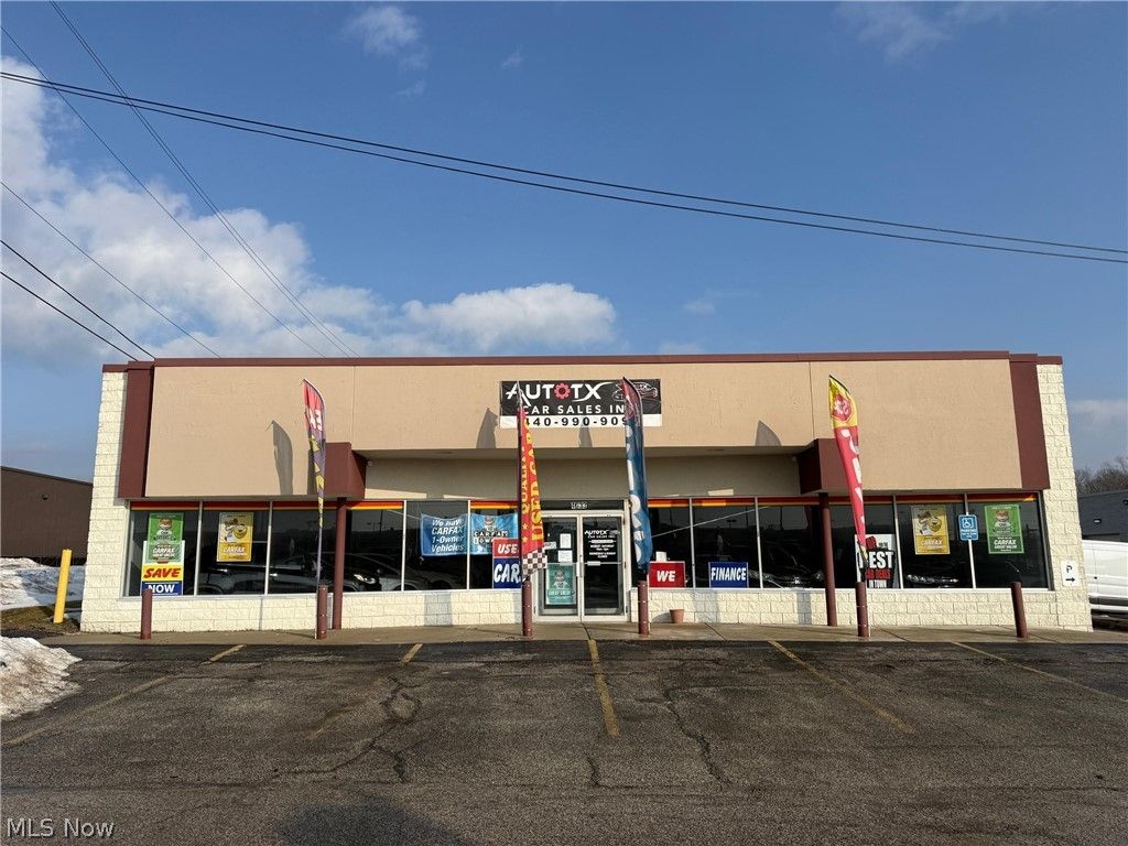 Photo of 4633 Northfield Road, North Randall, OH 44128 (MLS # 5192914)