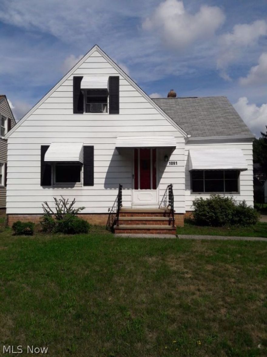 1091 Irene Road, Lyndhurst, OH 44124 -- Lovely 3 bedroom 1.5 bathroom bungalow home! 

$1,100 rent / $1,100 deposit ($650 deposit special if you're credit worthy/restrictions apply******)
$20 application fee per adult 
1-2 pets OK with additional deposit 
NO CMHA / NO SEC 8 

* 2 bedrooms on the 1st floor 
* Large 3rd bedroom/dormer on 2nd floor 
* 1.5 bathroom (full bath on 1st floor between the 2 bedrooms with tub/shower combo) 
* Bsmt is not finished but has washer/dryer hook ups 
* Kitchen is large and has eat in area, tenant must supply own stove/fridge (or we can provide for $40/month appliance fee) 
* Home has central air conditioning and 1 car detached garage 


Thank you, 
Re/Max Haven Property Mgmt.