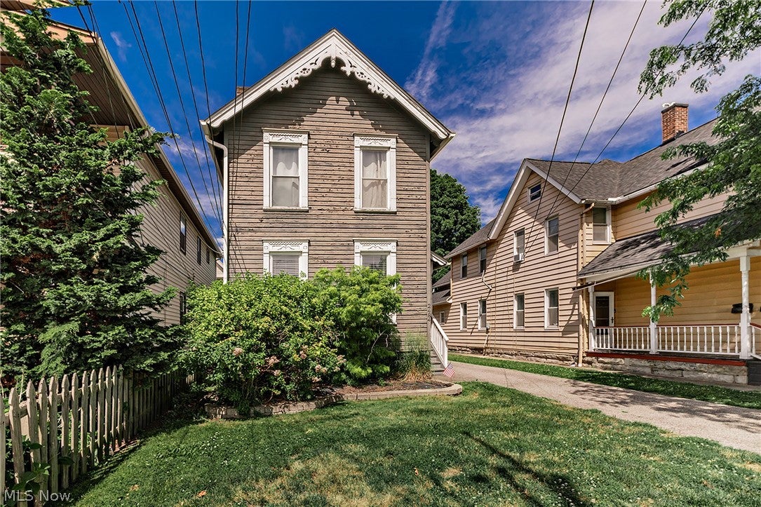 2468, 2472 & 2484 W 10th Street