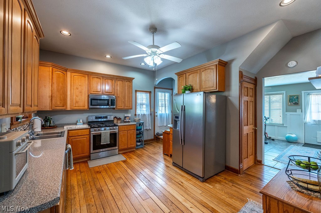 Roes Adn - Residential