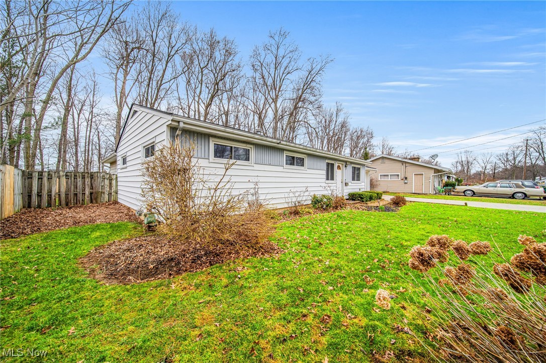 6466 Clearair Drive, Mentor, Ohio image 2