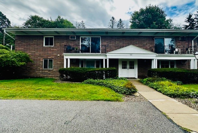 Chagrin Falls, Ohio 44022, United States, 2 Bedrooms Bedrooms, ,1 BathroomBathrooms,Residential,Active,197555