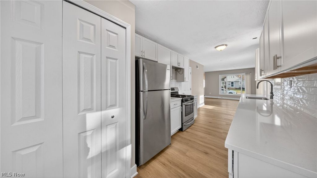 Photo of 1020 Dawnwood Drive, Parma, OH 44134 (MLS # 5216970)