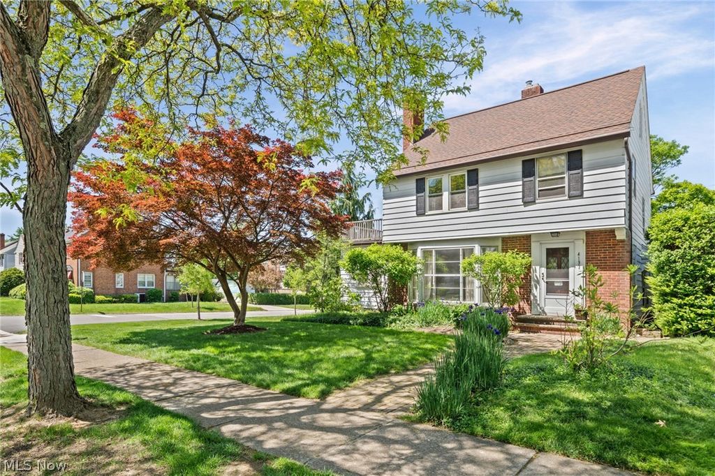 Photo of 4137 Bushnell Road, University Heights, OH 44118 (MLS # 5212563)