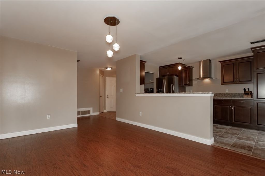 Photo of 220 Fox Hollow Drive #212, Mayfield Heights, OH 44124 (MLS # 5195227)