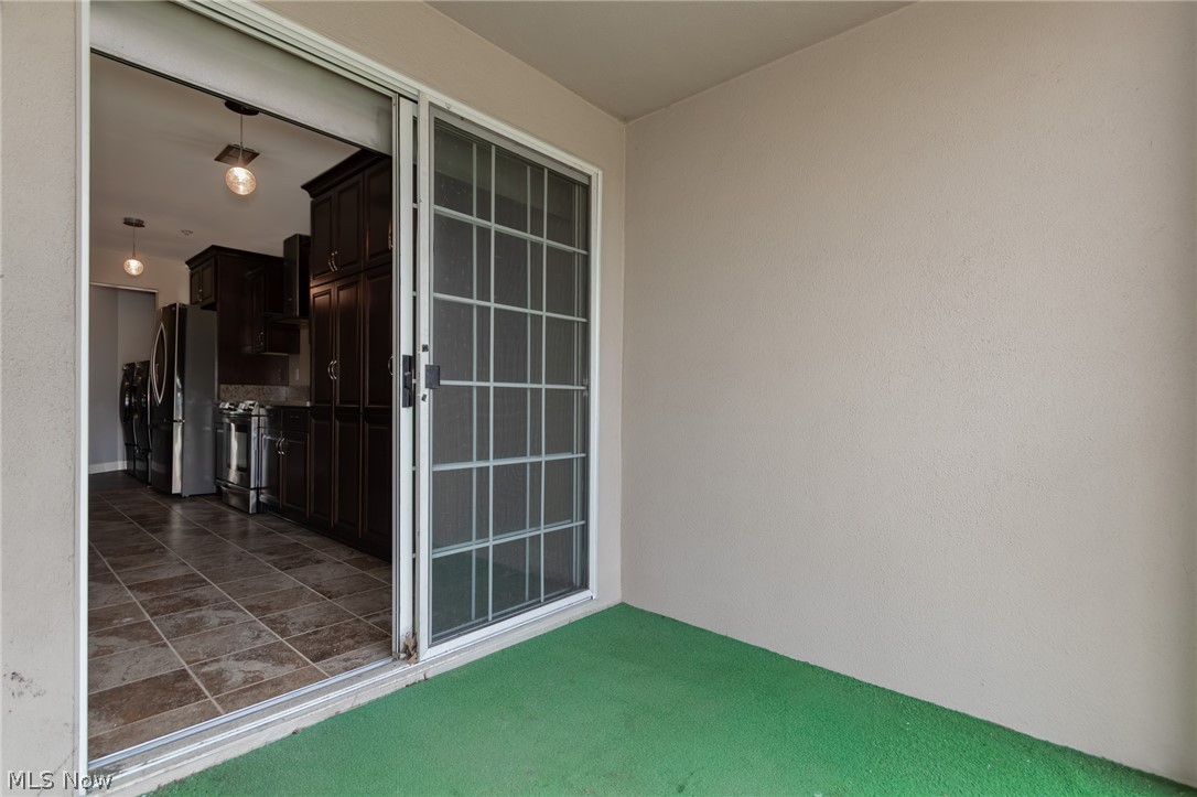 Fox Hollow/Woodhawk Condo - Residential