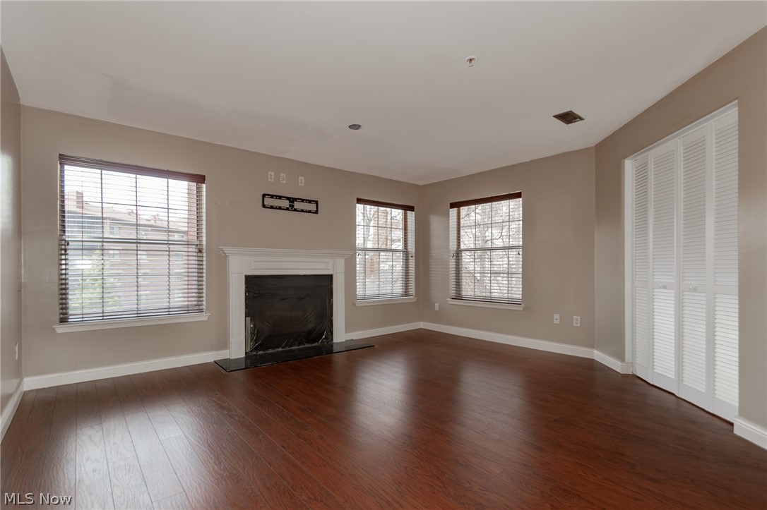 Fox Hollow/Woodhawk Condo - Residential