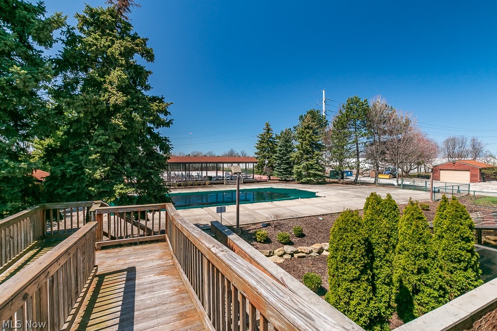 Fox Hollow/Woodhawk Condo - Residential