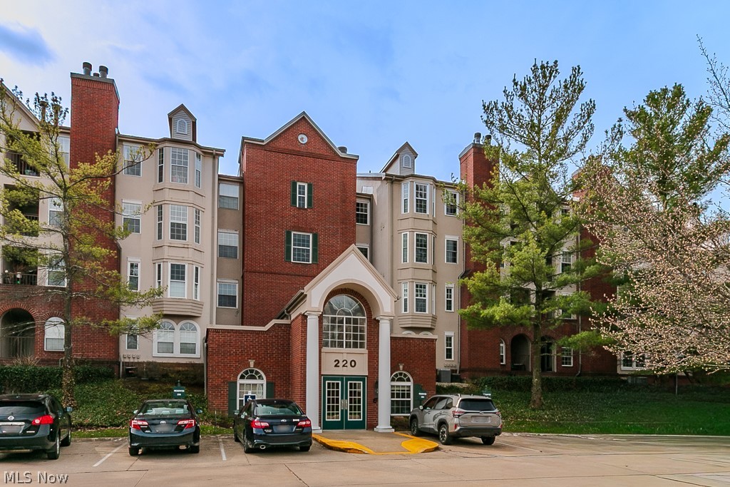 Fox Hollow/Woodhawk Condo - Residential